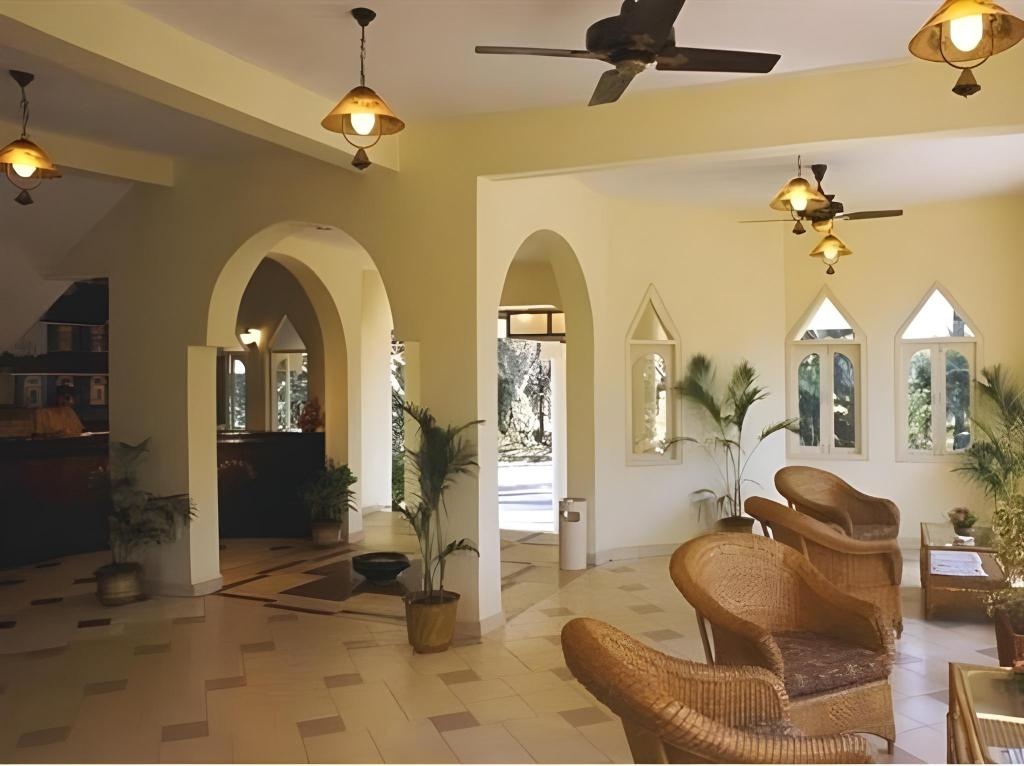 Varca Palms Beach Resort  Property Views  Lobby 2