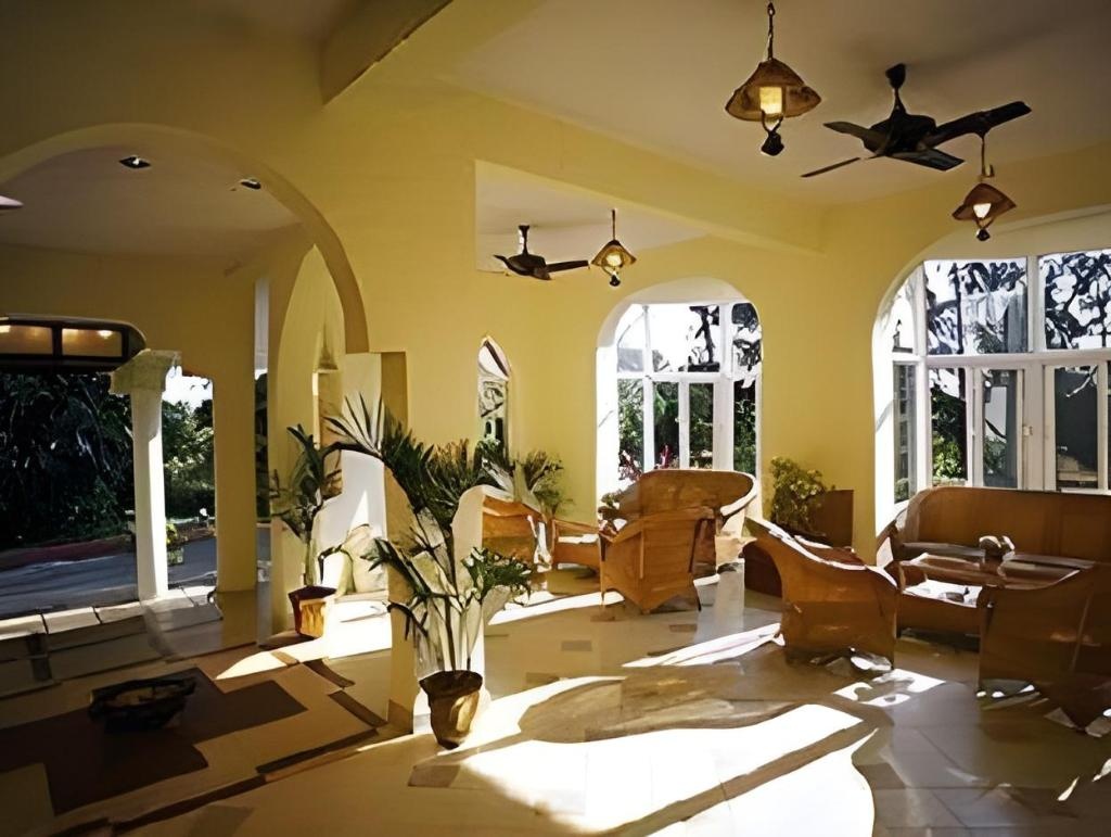 Varca Palms Beach Resort  Property Views  Lobby 4
