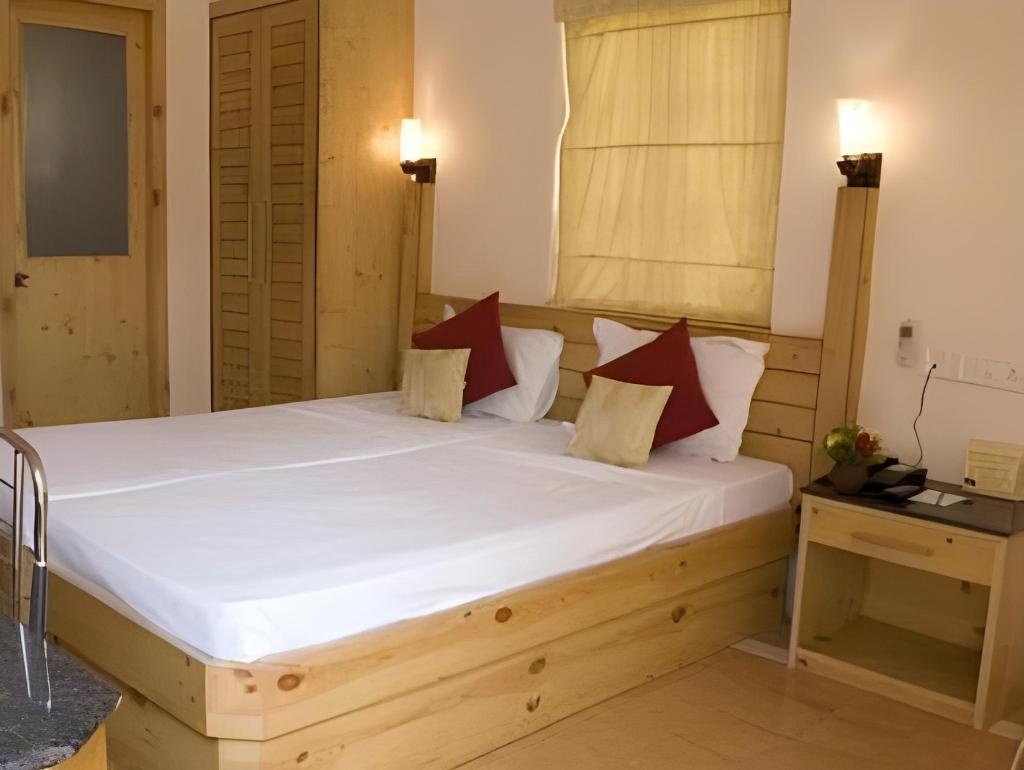 Varca Palms Beach Resort  Rooms  Superior Air Conditioning 2