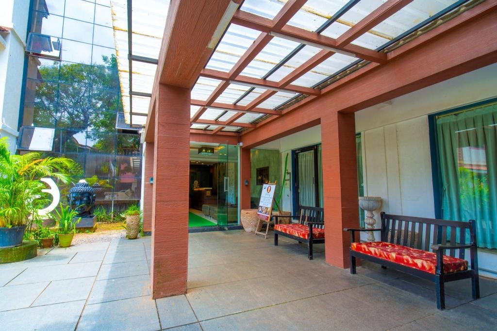 Hotel Campal  Property Views  Entrance 2