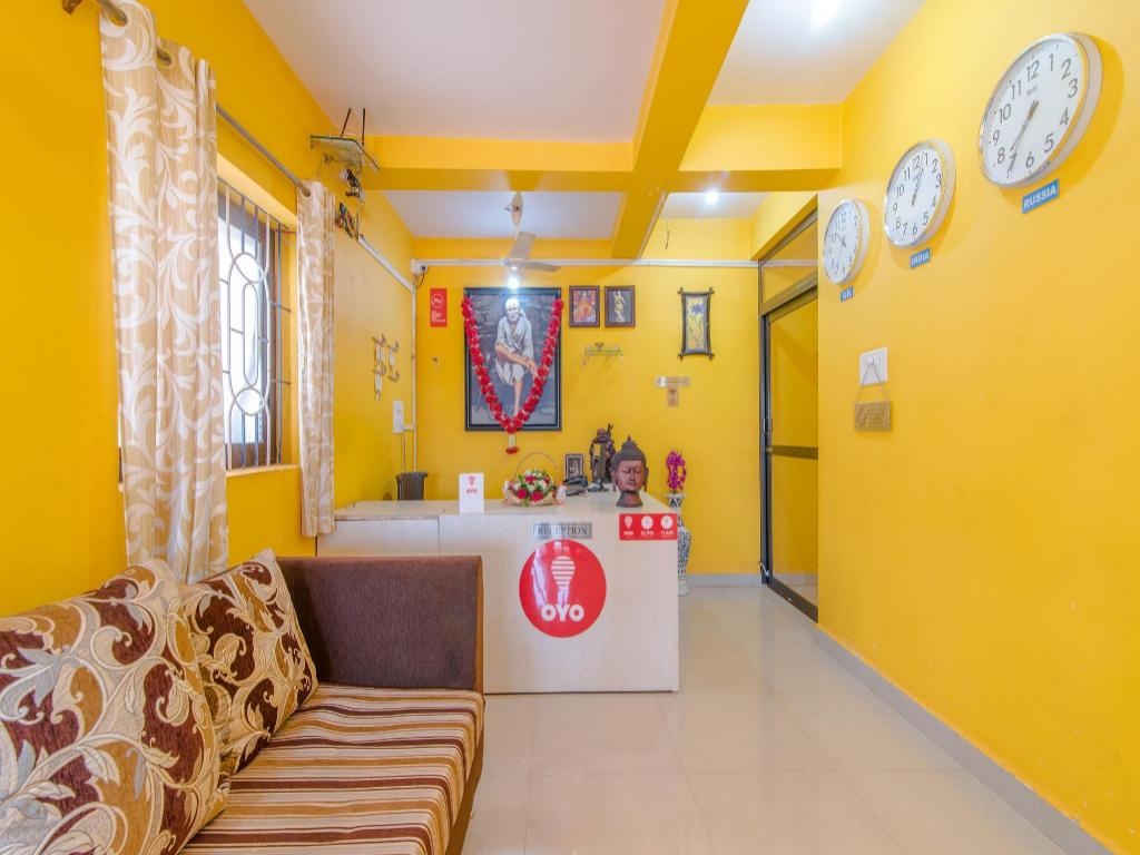 OYO 10793 Near Baga Beach  Property Views  Lobby 4