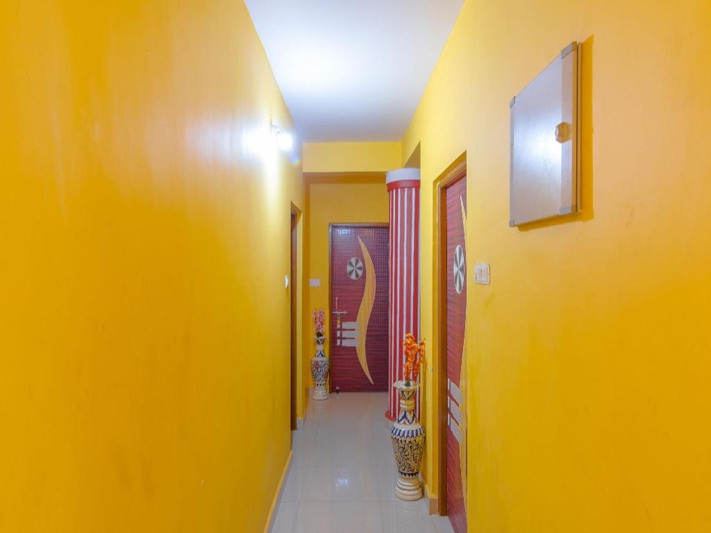 OYO 10793 Near Baga Beach  Property Views  Lobby 5
