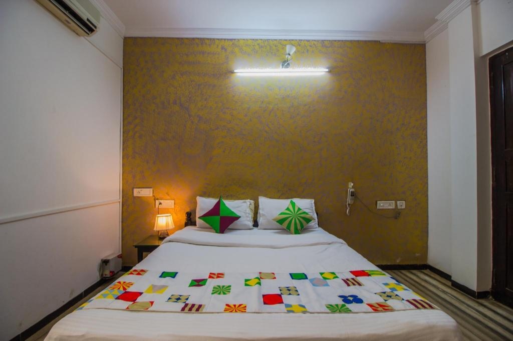 OYO 13064 Home Studio With Pool Near Siolim  Facilities  Bedroom 12