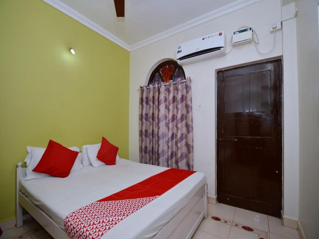 OYO 3275 Angelina Guesthouse  Facilities  Bedroom 8