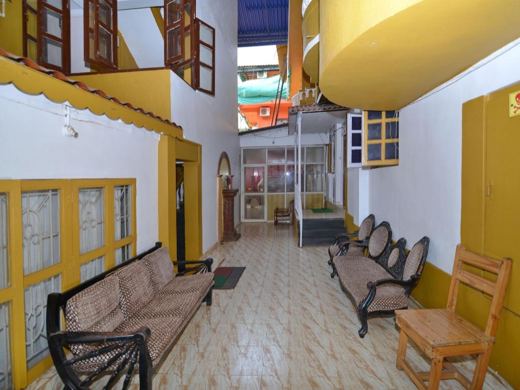 OYO 3275 Angelina Guesthouse  Property Views  Lobby 7