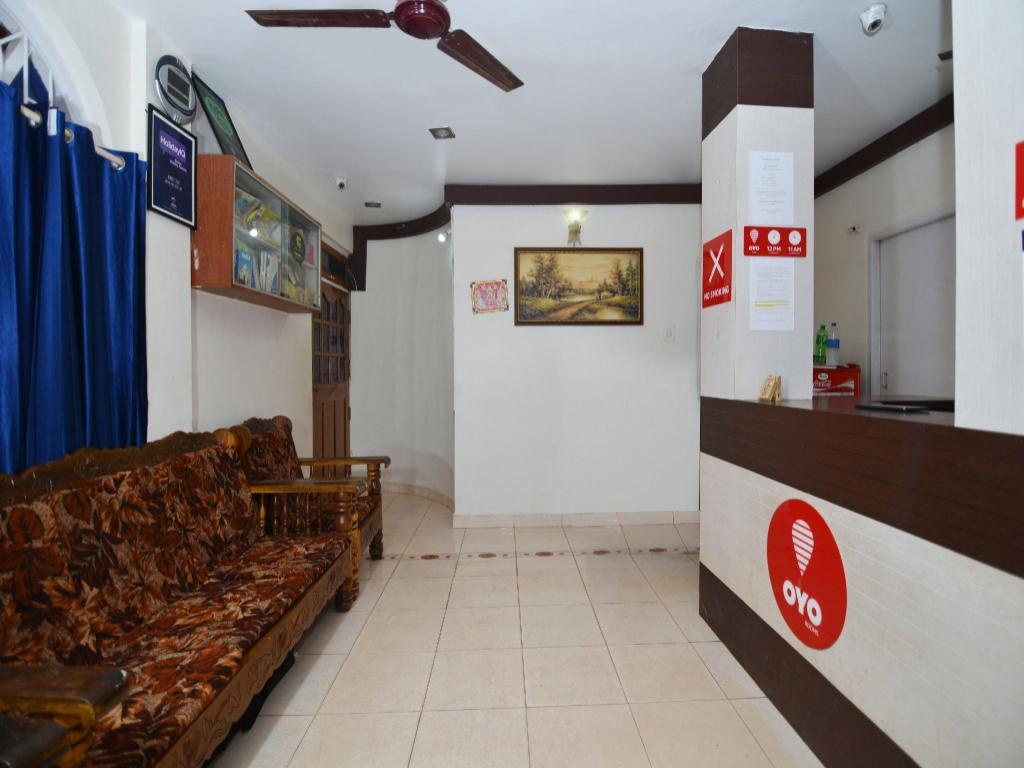 OYO 3275 Angelina Guesthouse  Property Views  Reception 3