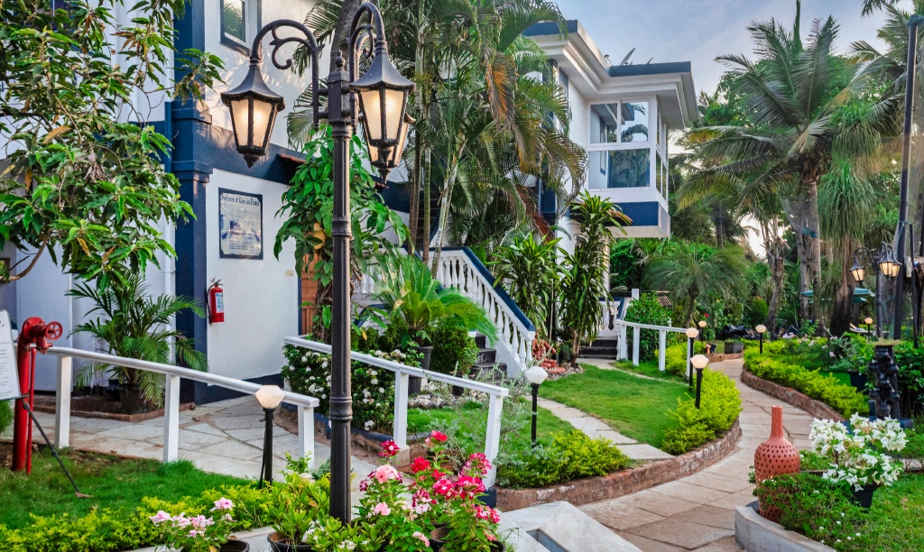 Santana Beach Resort  Facilities  Garden 12