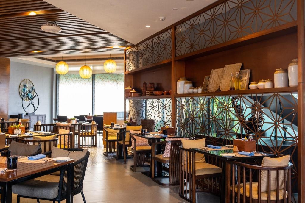 DoubleTree By Hilton Goa Panaji  Dining  Restaurant 6