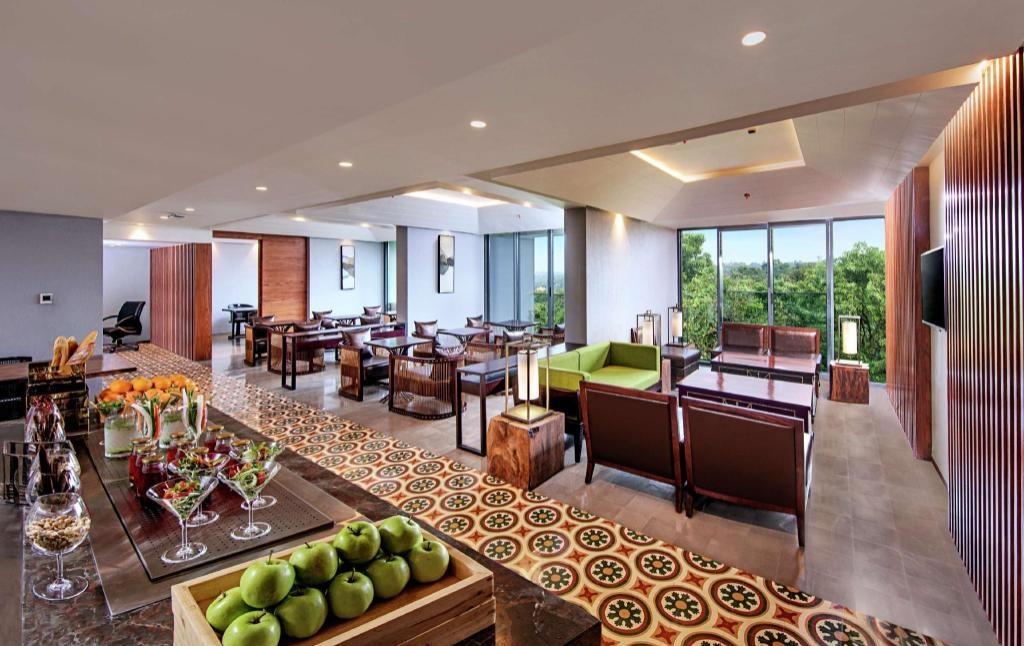 DoubleTree By Hilton Goa Panaji  Facilities  Shared LoungeTV Area 9