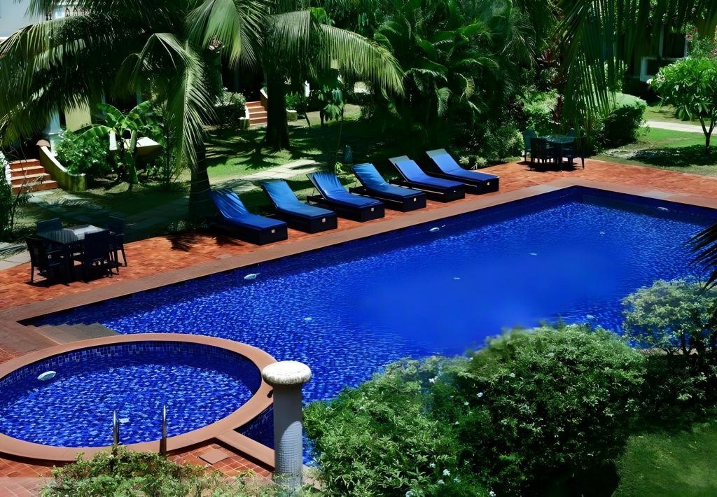 White Square Nirvana Holiday Villas  Facilities  Swimming Pool Outdoor 1