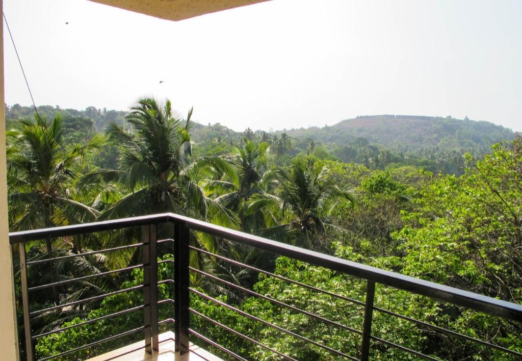 Cosy Penthouse View Studio Apt SA 22  Property Views  View 1