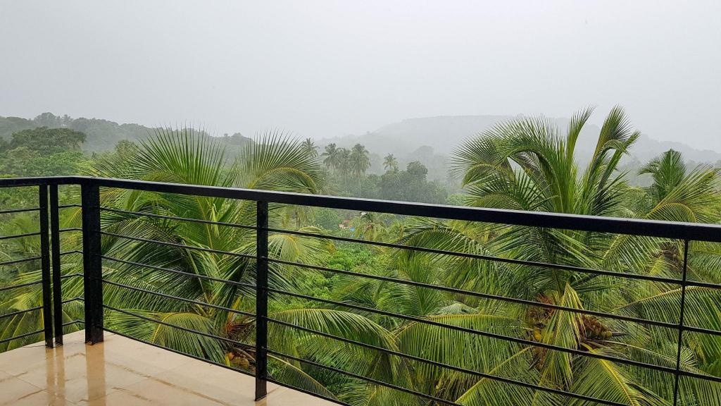 Sea View Suite 1600 Sq Ft With Pool  Property Views  View 3