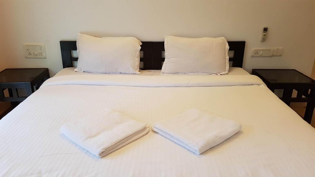Pool View Suites 1200 Sq Ft With Pool  Facilities  Bedroom 4
