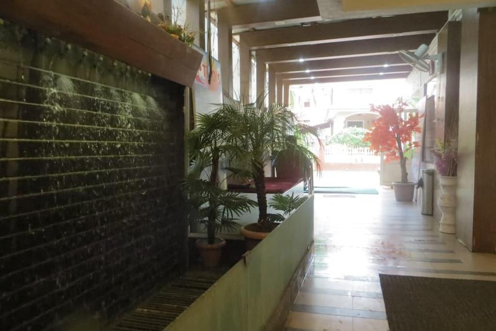 Smiley Hotel De Sai Palace  Property Views  Entrance 15