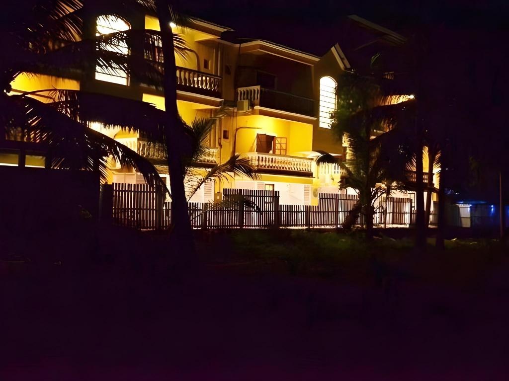 Smiley Hotel De Sai Palace  Property Views  Exterior View 10