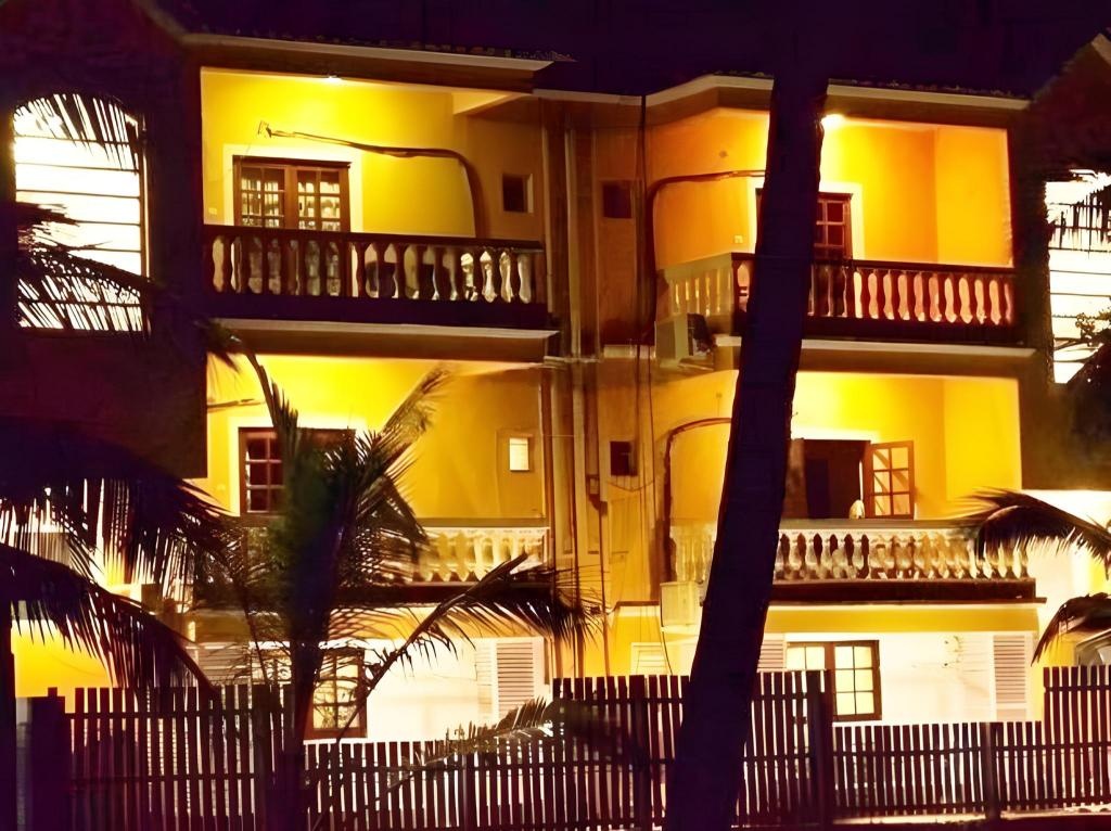 Smiley Hotel De Sai Palace  Property Views  Property Views Image 1 1