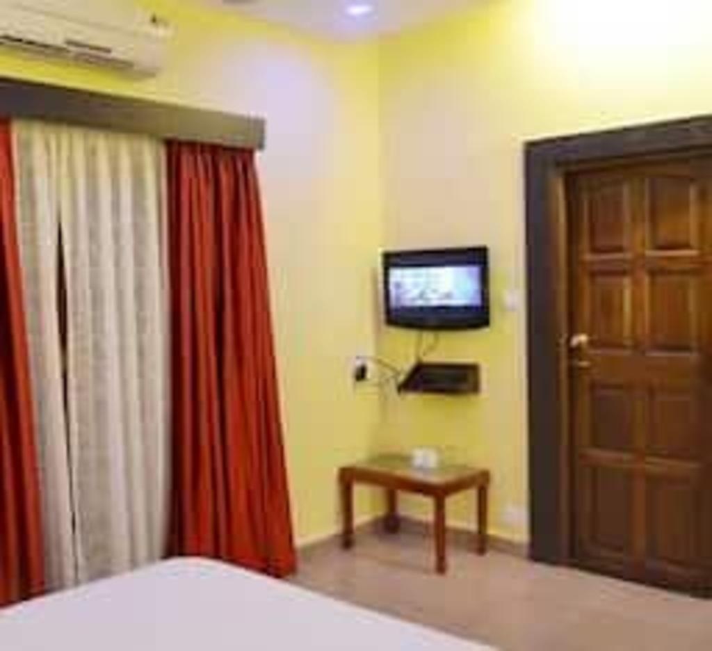 Smiley Hotel De Sai Palace  Rooms  Rooms Image 21 21