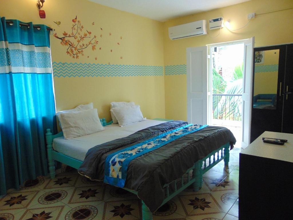 Oceanic Pearl Guest House  Rooms  Standard Ac Bed 6