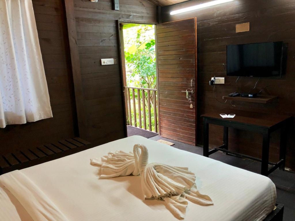 Mandrem Village Resort  Rooms  Deluxe Bed 3