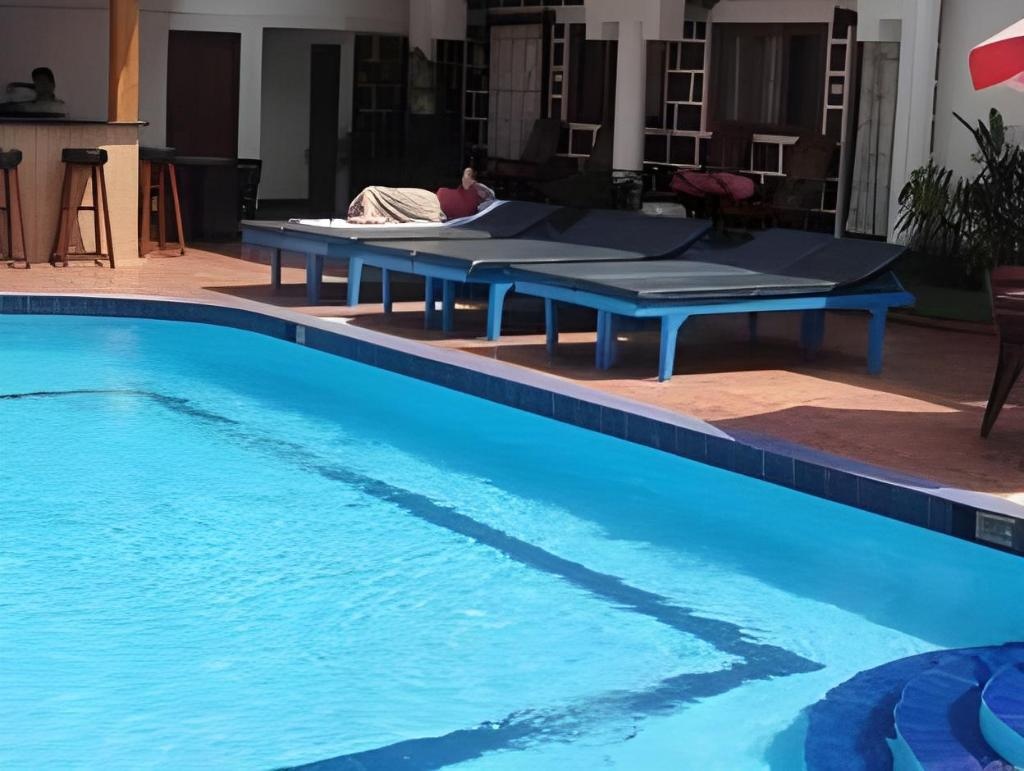 BR Holiday Resort  Facilities  Swimming Pool 4