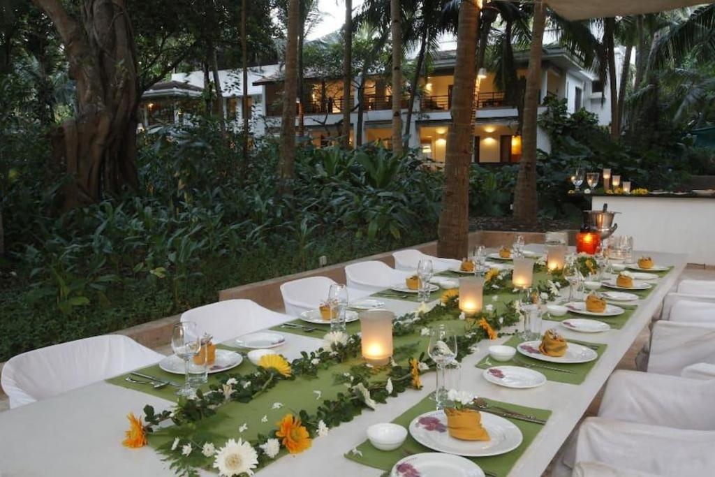 Aashyana Lakhanpal Villa  Dining  Dining Image 1 1