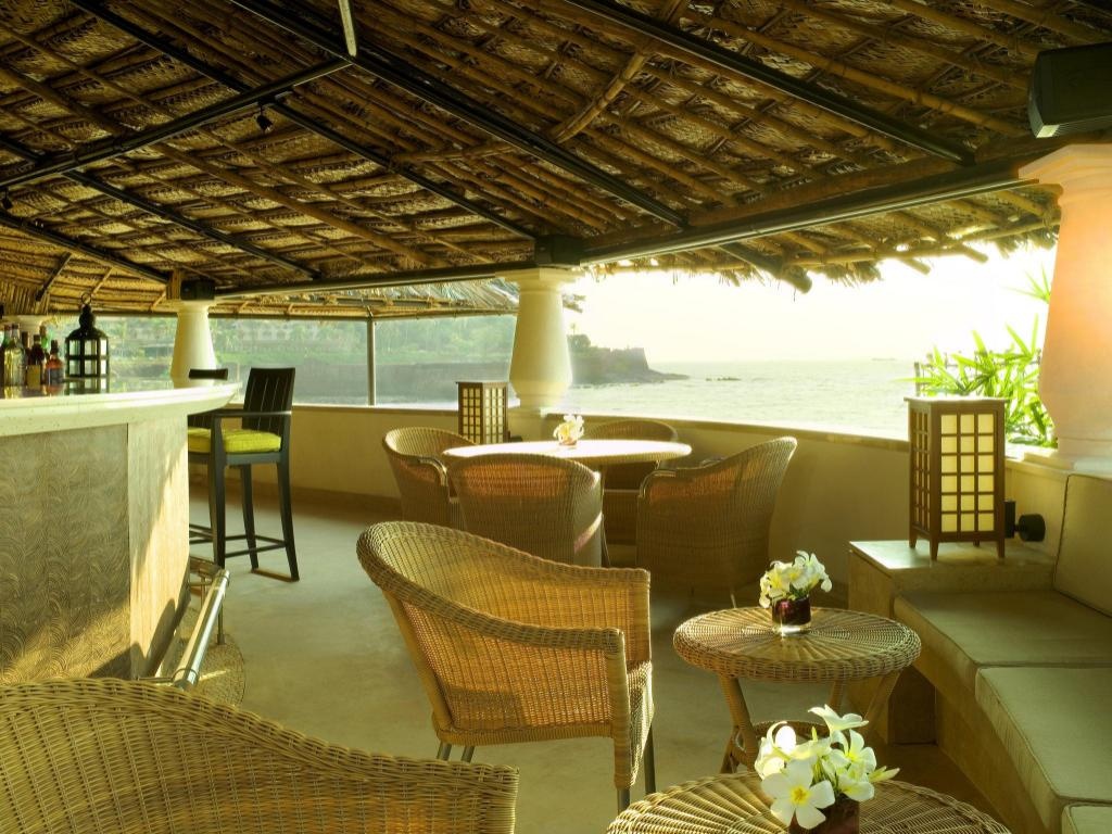 Taj Holiday Village Resort Spa Goa  Facilities  Bar 21