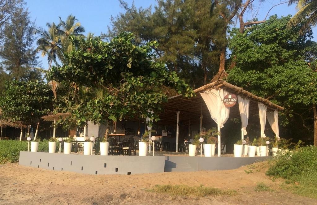 Mamagoa Beach Resort  Facilities  Beach 7
