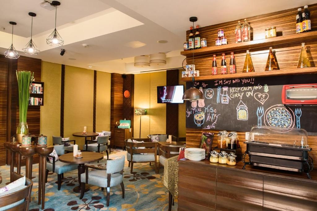 Novotel Goa Resort Spa An AccorHotels Brand  Facilities  Barlounge 16