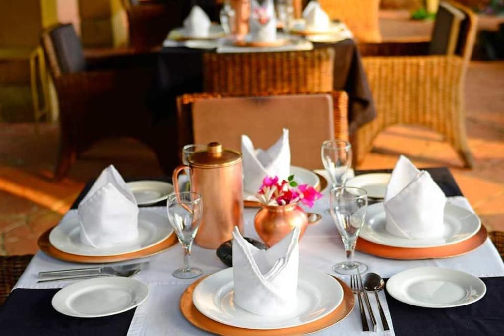 Nilaya Hermitage  Dining  Dining Image 6 6