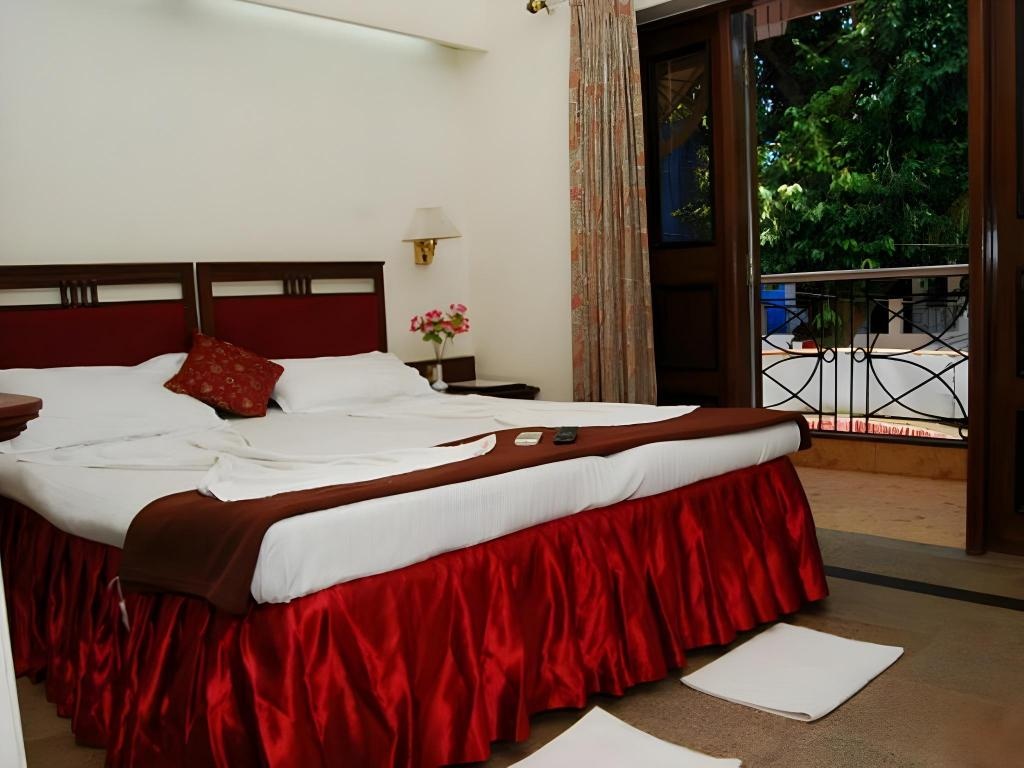 Bevvan Resort  Rooms  Deluxe Room Guestroom 1