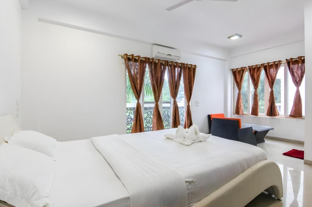 White Castles Anjuna Villa  Rooms  3 Berdroom Pool Villa Guestroom 1
