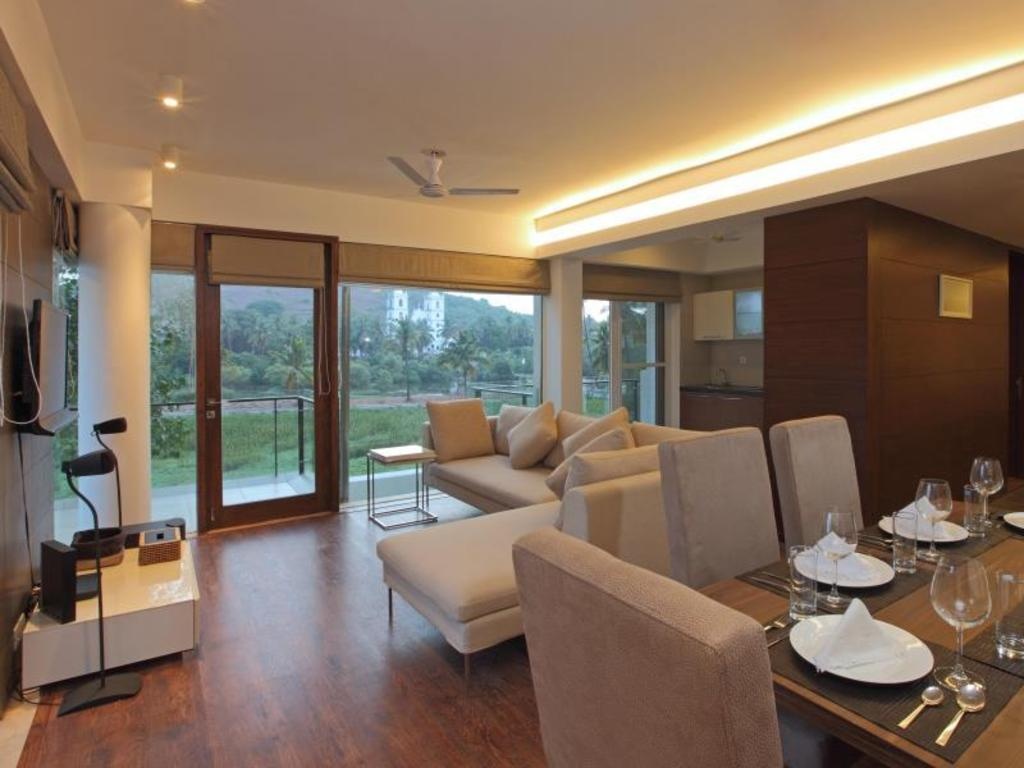 The Golden Pearl Calem Grove Hotel  Property Views  Interior View 3