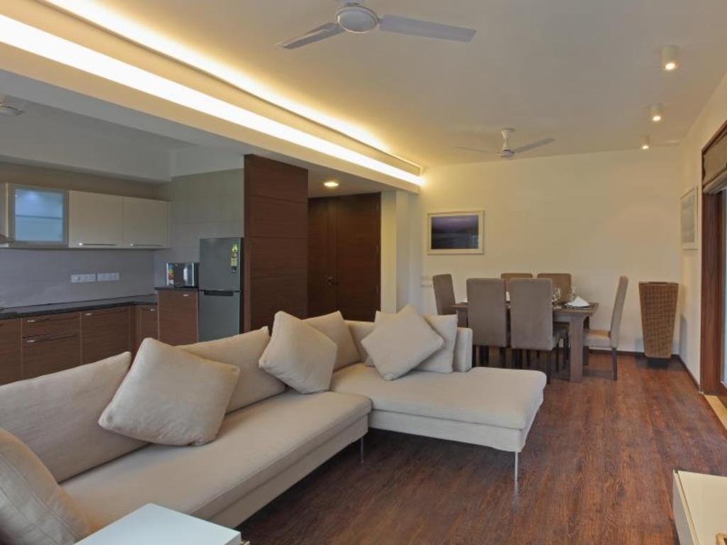 The Golden Pearl Calem Grove Hotel  Property Views  Interior View 7
