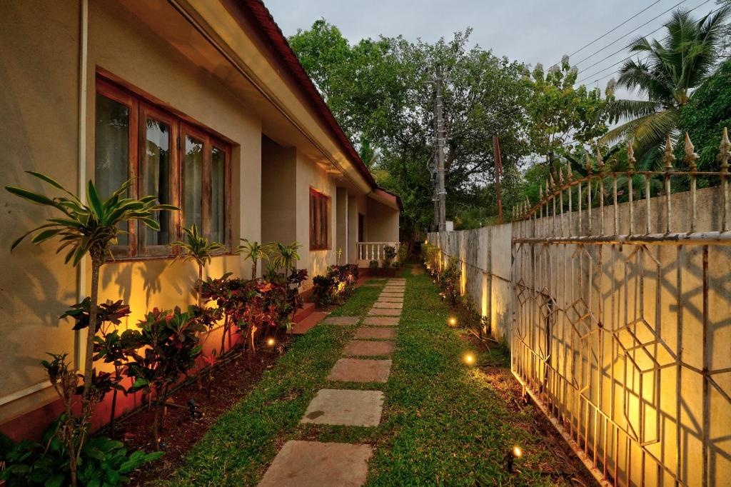 Casa De Royale Resort  Facilities  Garden 17