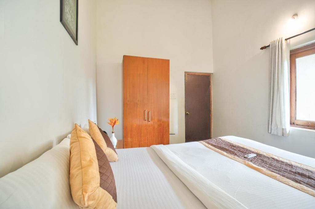 Casa De Royale Resort  Rooms  Suite Bedroom 8