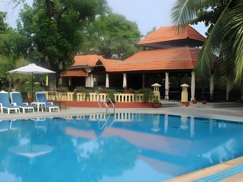 Majorda Beach Resort  Facilities  Swimming Pool 6