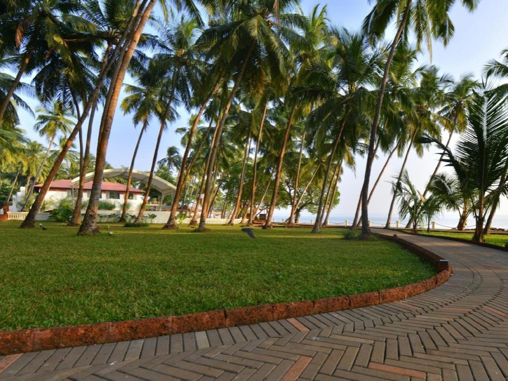 Bay15 Resort  Property Views  Entrance 5