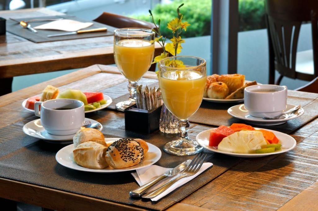 Goa Marriott Resort Spa  Dining  Food And Beverages 4