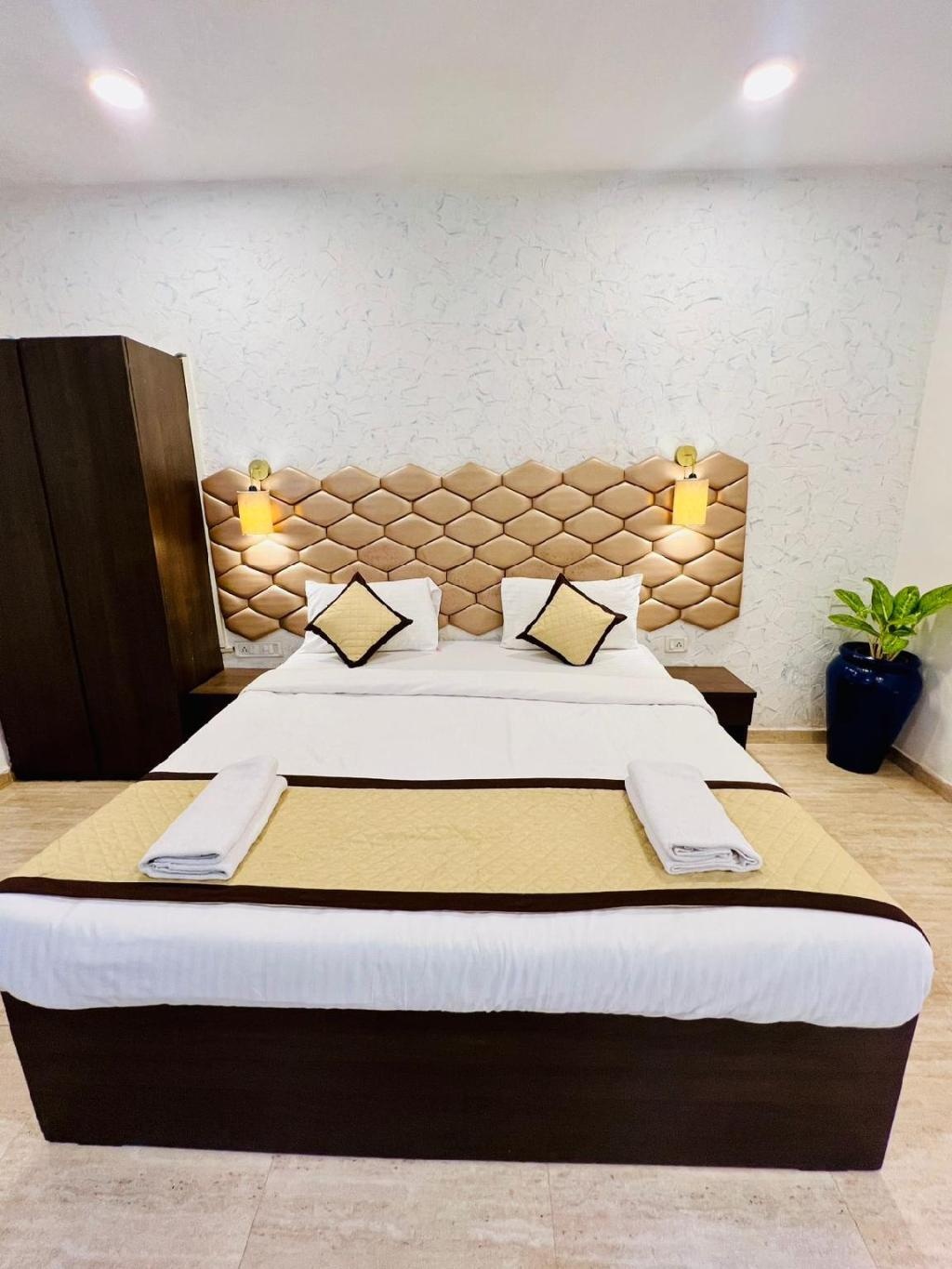Abalone Resort  Rooms  Premium Room Bedroom 2