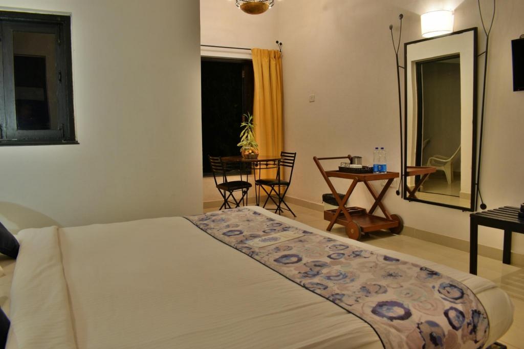 O Pescador An Indy Resort  Rooms  Partial Sea View Room Bed 14