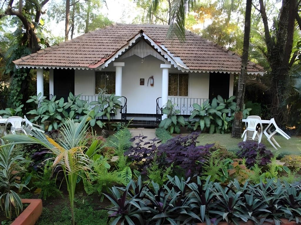 Vila Goesa On The Beach Resort  Property Views  Exterior View 6