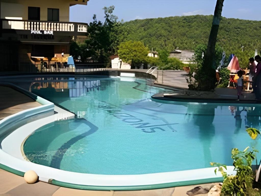Maizons Lakeview Resort  Facilities  Swimming Pool 7