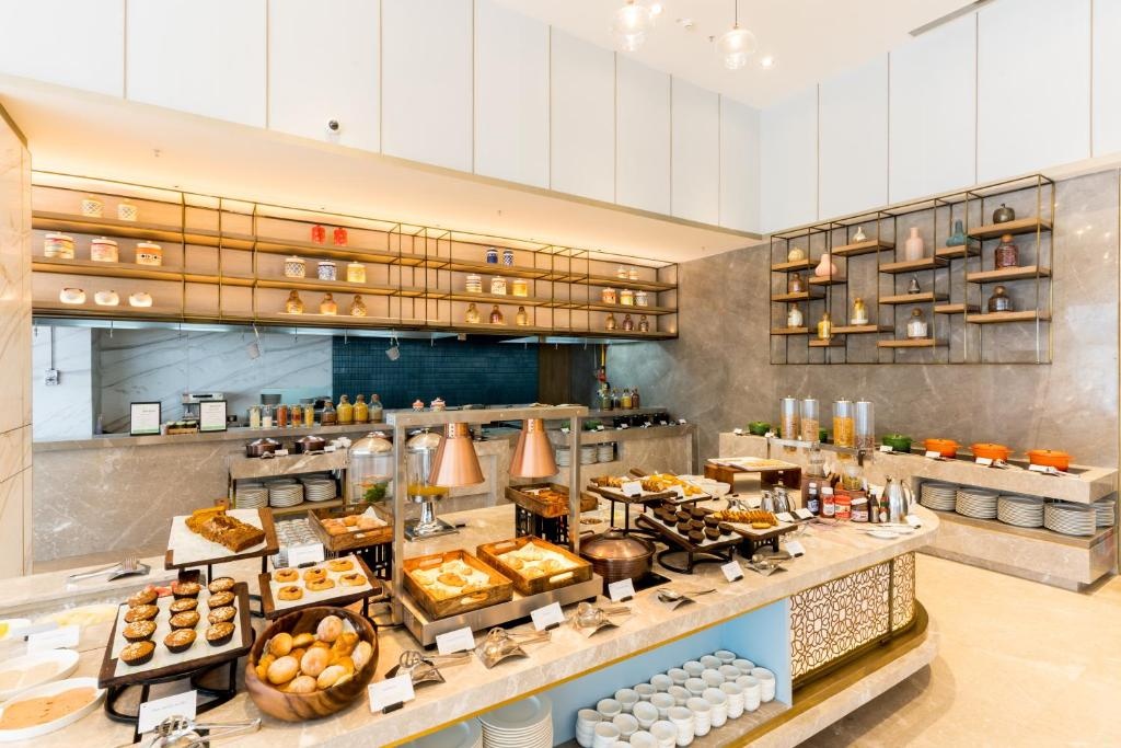 Holiday Inn Lucknow Airport By IHG  Dining  Food And Beverages 8