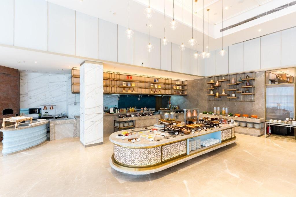 Holiday Inn Lucknow Airport By IHG  Dining  Restaurant 1