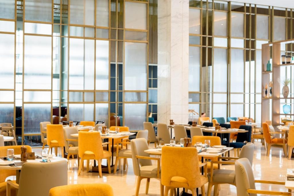 Holiday Inn Lucknow Airport By IHG  Dining  Restaurant 10