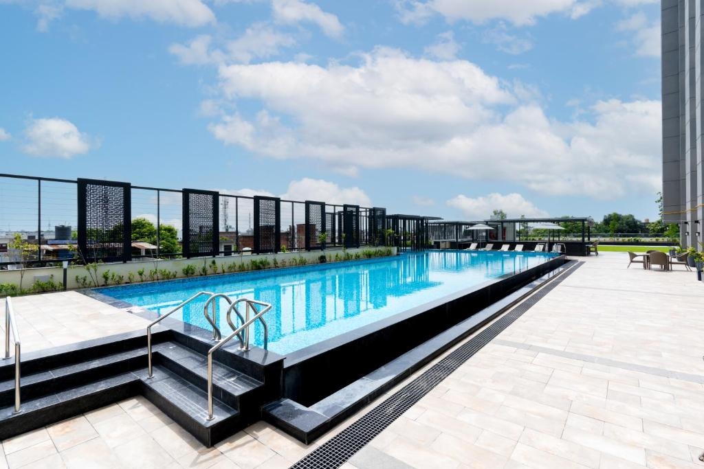 Holiday Inn Lucknow Airport By IHG  Facilities  Swimming Pool 16