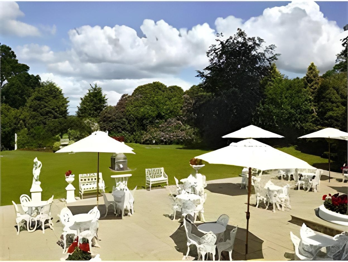 Cabra Castle Hotel DiningRestaurant 12