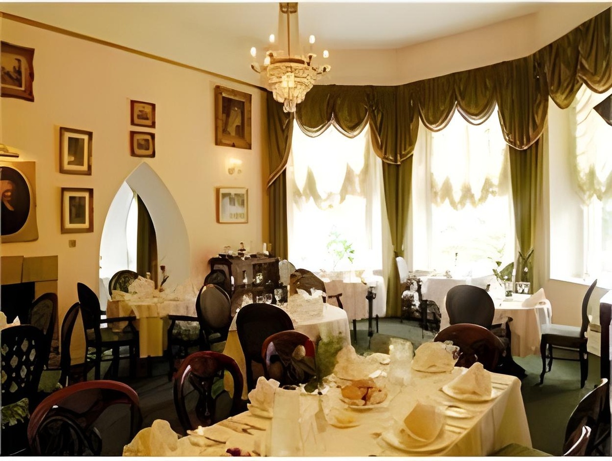 Cabra Castle Hotel DiningRestaurant 5