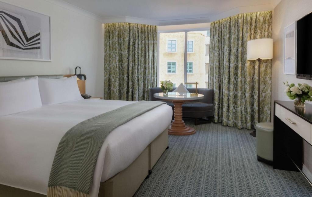 Conrad Dublin  Rooms  King Superior Room 31 Sqmtea Nespresso Bathrobeslippersworkspaceaircon Guestroom 13