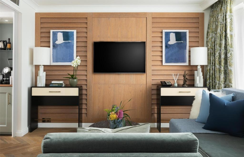 Conrad Dublin  Rooms  The Lir Suite Heritage Design80sqmconcert Hall View One Bedroom Suite And Living Dining Space Guestroom 16